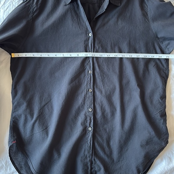Like new - Xirena Beau Shirt in Black - Picture 5 of 6